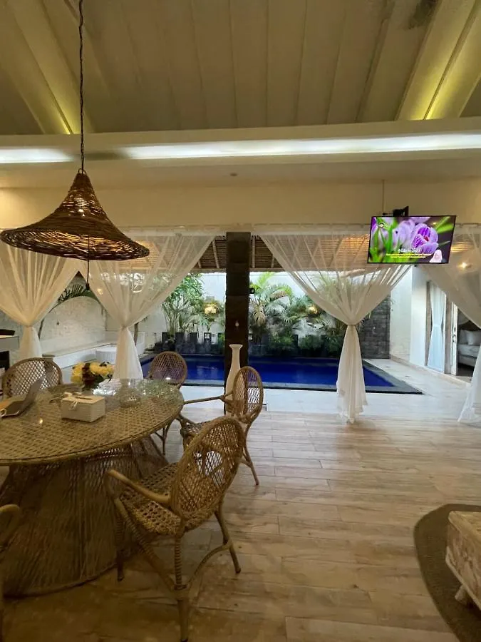 Villa Deluna Jimbaran