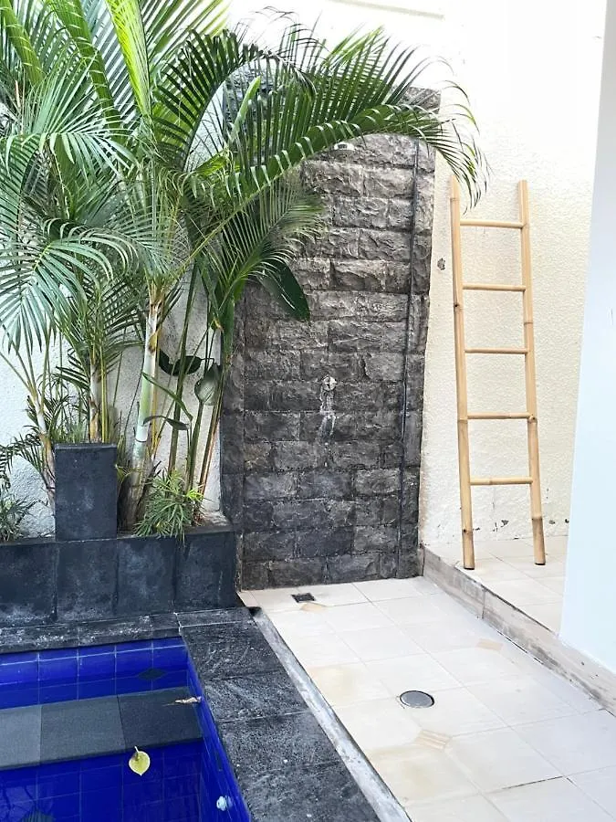 Villa Deluna Jimbaran 0*,